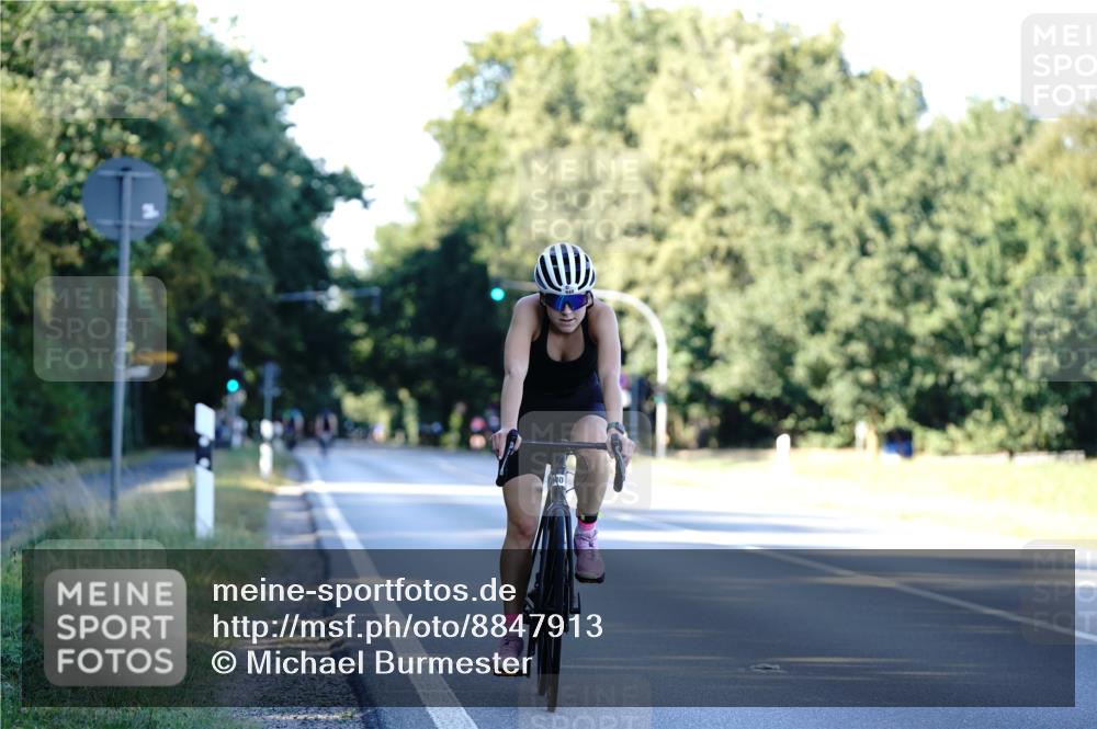 07.09.2025 - 19. Norderstedt Triathlon Michael Burmester http://msf.ph/oto/8847913 07.09.2025 16:18:11 Radfahren 889, 940, 1619 meine-sportfotos.de