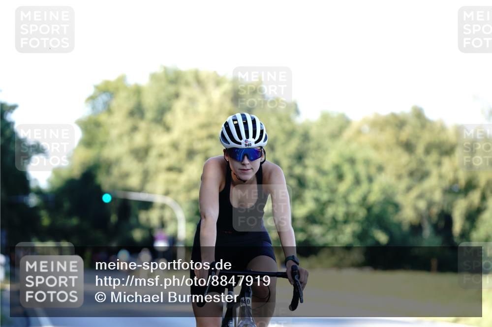 07.09.2025 - 19. Norderstedt Triathlon Michael Burmester http://msf.ph/oto/8847919 07.09.2025 16:18:12 Radfahren 889, 940 meine-sportfotos.de