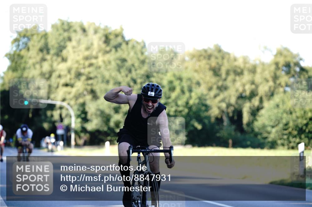 07.09.2025 - 19. Norderstedt Triathlon Michael Burmester http://msf.ph/oto/8847931 07.09.2025 16:18:25 Radfahren 929, 1589 meine-sportfotos.de
