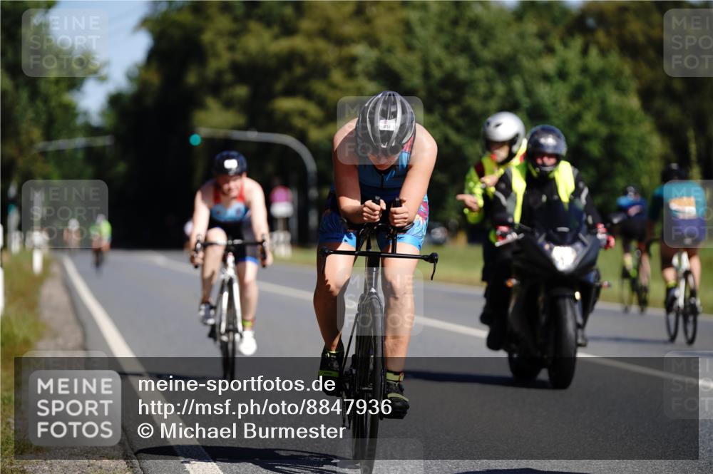 07.09.2025 - 19. Norderstedt Triathlon Michael Burmester http://msf.ph/oto/8847936 07.09.2025 11:32:44 Radfahren 774, 834, 1167, 1181 meine-sportfotos.de