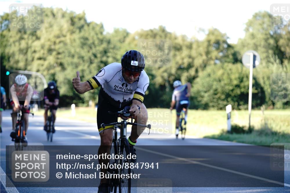 07.09.2025 - 19. Norderstedt Triathlon Michael Burmester http://msf.ph/oto/8847941 07.09.2025 16:18:28 Radfahren 929, 1574, 1589, 1616 meine-sportfotos.de