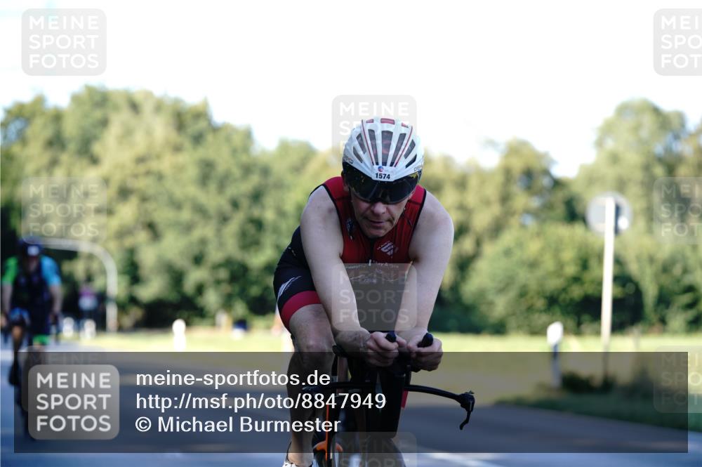 07.09.2025 - 19. Norderstedt Triathlon Michael Burmester http://msf.ph/oto/8847949 07.09.2025 16:18:30 Radfahren 923, 1574, 1589, 1616 meine-sportfotos.de