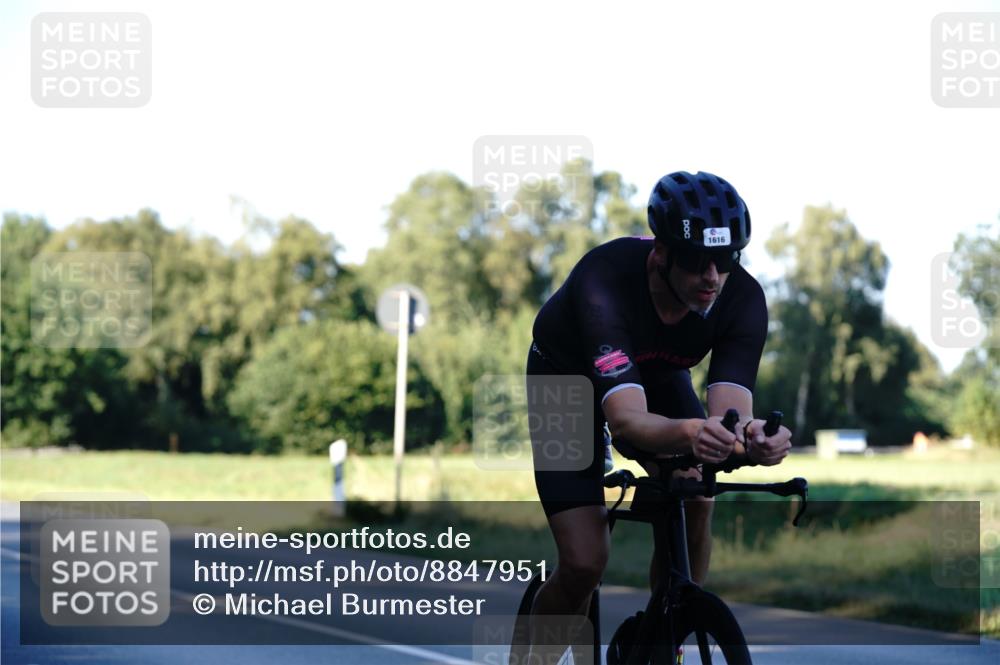 07.09.2025 - 19. Norderstedt Triathlon Michael Burmester http://msf.ph/oto/8847951 07.09.2025 16:18:30 Radfahren 923, 1574, 1589, 1616 meine-sportfotos.de