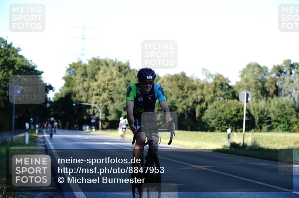 07.09.2025 - 19. Norderstedt Triathlon Michael Burmester http://msf.ph/oto/8847953 07.09.2025 16:18:31 Radfahren 923, 1574, 1589, 1616 meine-sportfotos.de
