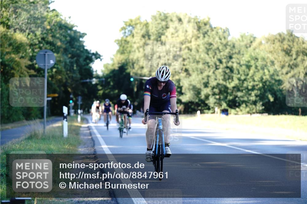 07.09.2025 - 19. Norderstedt Triathlon Michael Burmester http://msf.ph/oto/8847961 07.09.2025 16:18:36 Radfahren 866, 1557 meine-sportfotos.de
