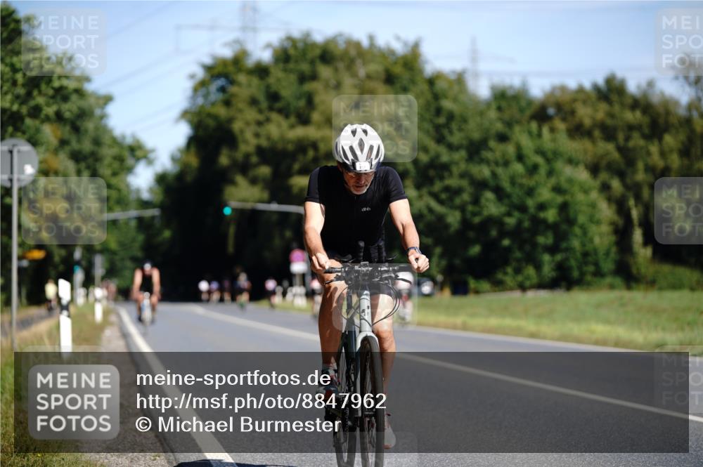 07.09.2025 - 19. Norderstedt Triathlon Michael Burmester http://msf.ph/oto/8847962 07.09.2025 11:33:03 Radfahren 148, 237 meine-sportfotos.de