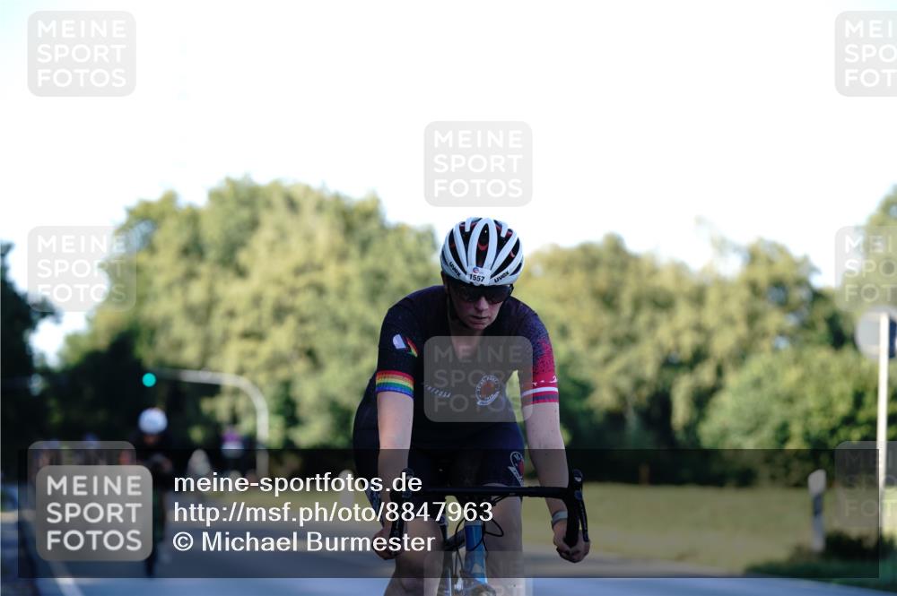 07.09.2025 - 19. Norderstedt Triathlon Michael Burmester http://msf.ph/oto/8847963 07.09.2025 16:18:37 Radfahren 866, 1094, 1557 meine-sportfotos.de
