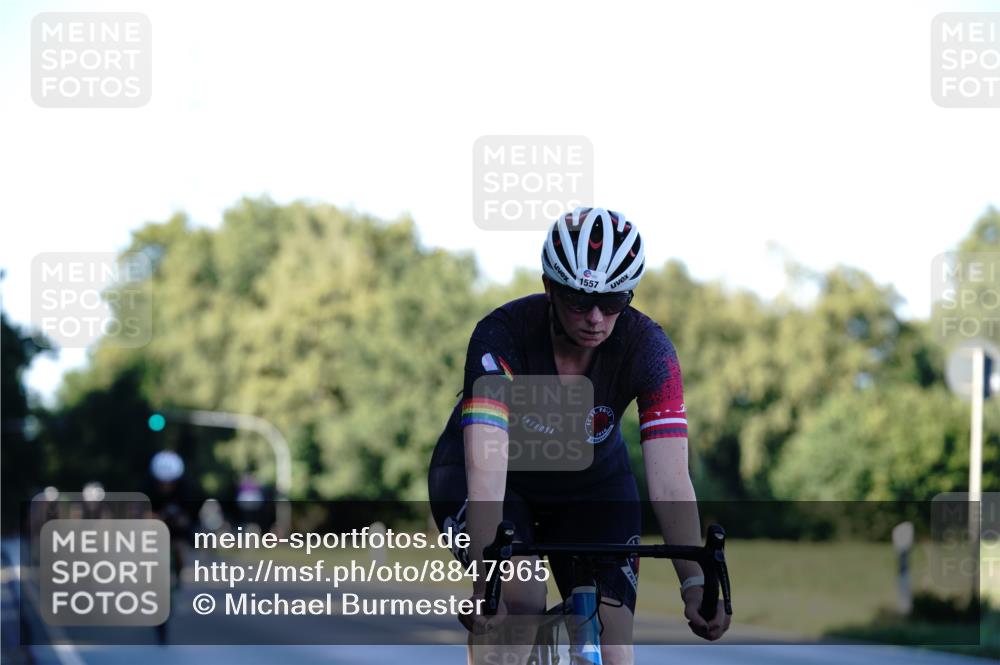 07.09.2025 - 19. Norderstedt Triathlon Michael Burmester http://msf.ph/oto/8847965 07.09.2025 16:18:37 Radfahren 866, 1094, 1557 meine-sportfotos.de
