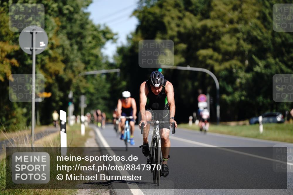 07.09.2025 - 19. Norderstedt Triathlon Michael Burmester http://msf.ph/oto/8847970 07.09.2025 11:33:07 Radfahren 1217 meine-sportfotos.de