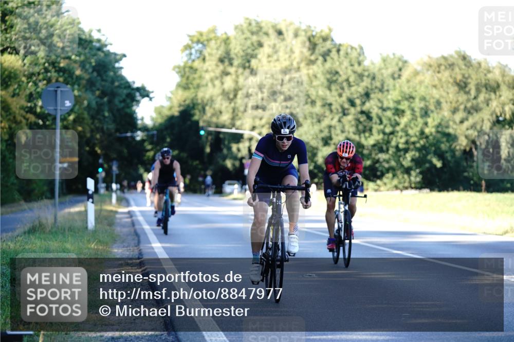 07.09.2025 - 19. Norderstedt Triathlon Michael Burmester http://msf.ph/oto/8847977 07.09.2025 16:18:41 Radfahren 418, 866, 886, 890, 1092, 1094 meine-sportfotos.de