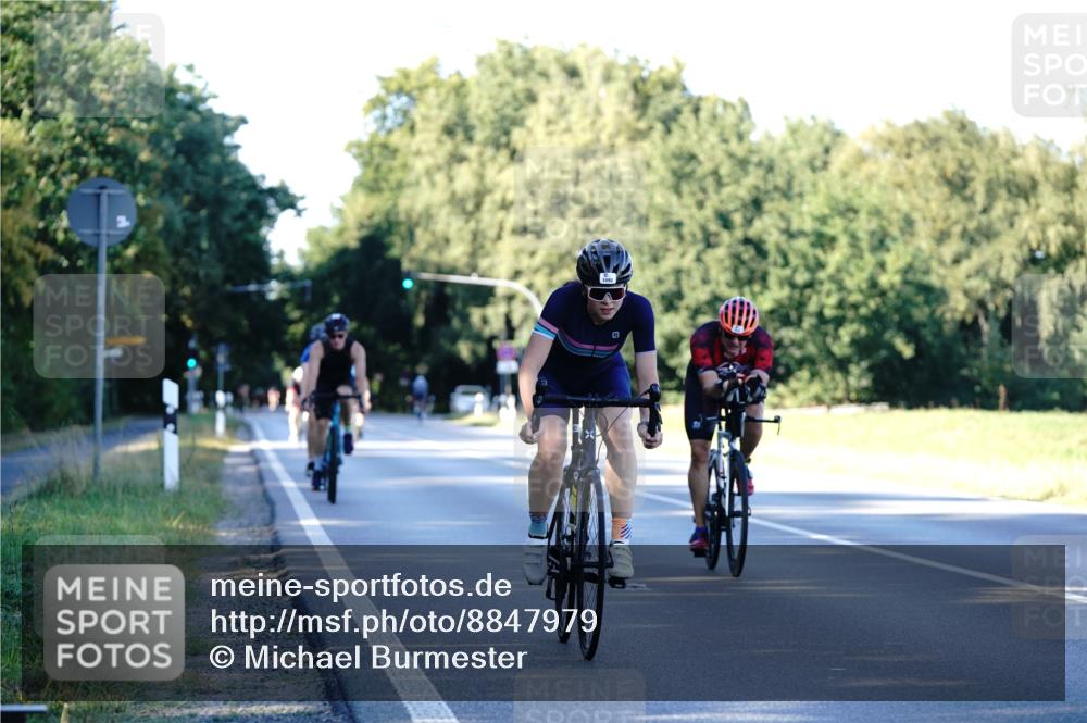 07.09.2025 - 19. Norderstedt Triathlon Michael Burmester http://msf.ph/oto/8847979 07.09.2025 16:18:41 Radfahren 418, 866, 886, 890, 1092, 1094 meine-sportfotos.de