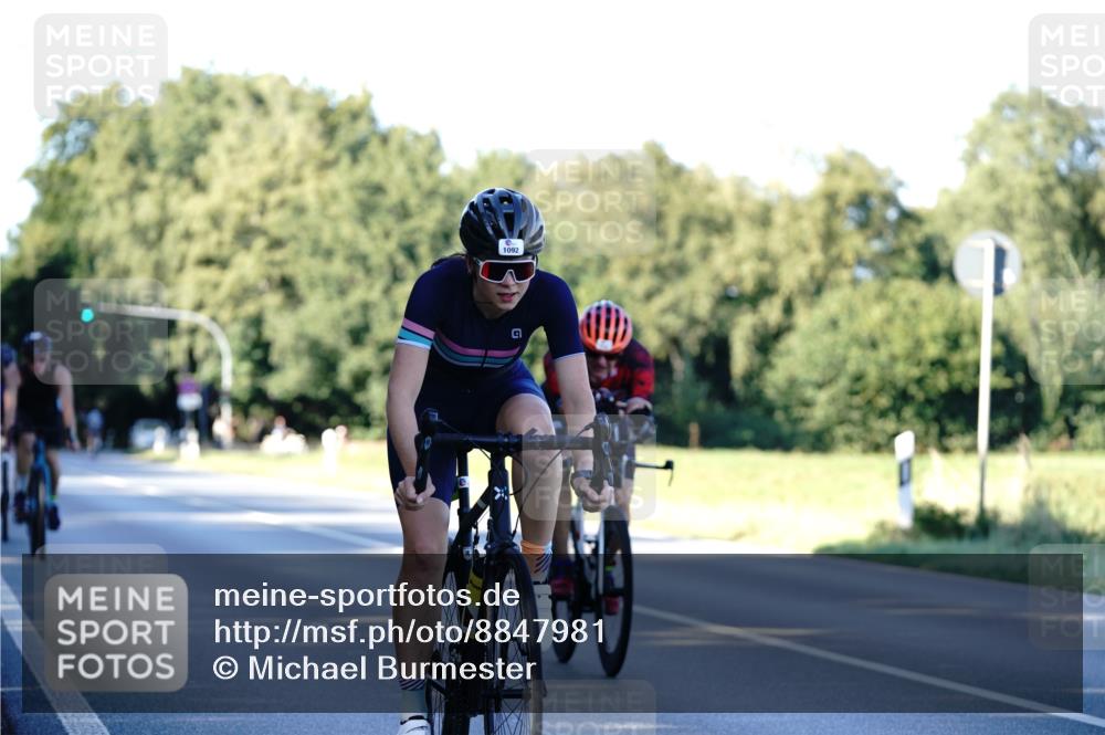 07.09.2025 - 19. Norderstedt Triathlon Michael Burmester http://msf.ph/oto/8847981 07.09.2025 16:18:41 Radfahren 418, 866, 886, 890, 1092, 1094 meine-sportfotos.de