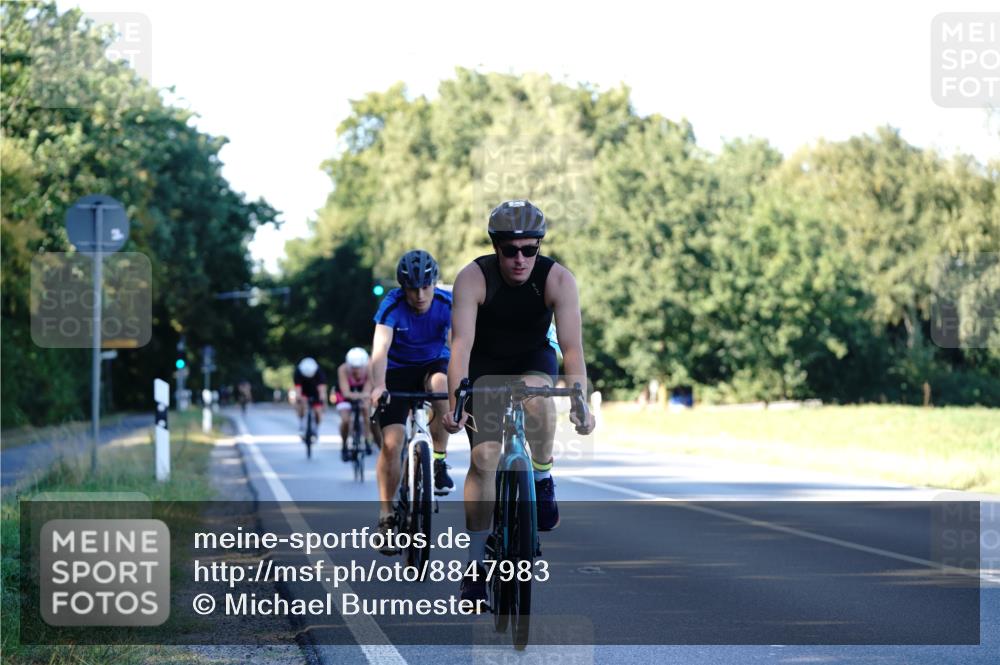 07.09.2025 - 19. Norderstedt Triathlon Michael Burmester http://msf.ph/oto/8847983 07.09.2025 16:18:43 Radfahren 418, 886, 890, 1092, 1094, 1528, 1561 meine-sportfotos.de