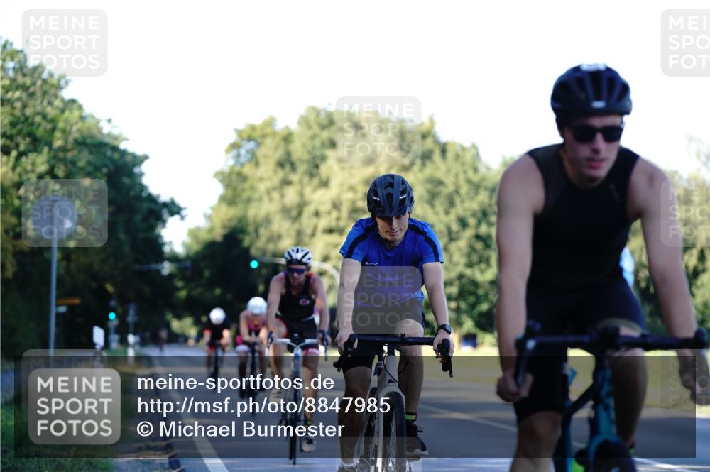 07.09.2025 - 19. Norderstedt Triathlon Michael Burmester http://msf.ph/oto/8847985 07.09.2025 16:18:44 Radfahren 418, 886, 890, 1092, 1528, 1561 meine-sportfotos.de