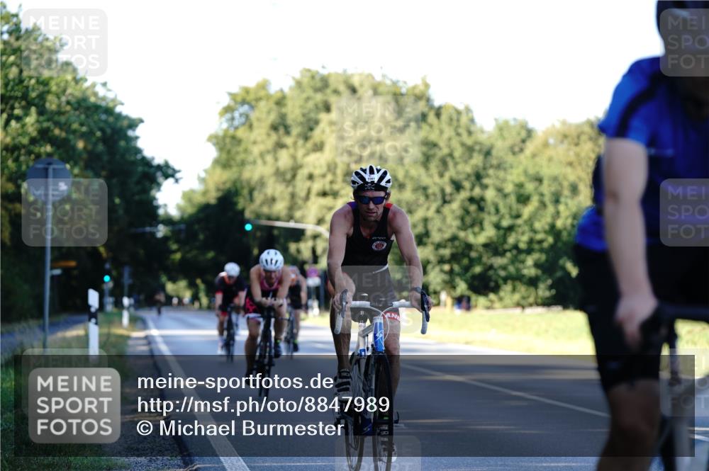 07.09.2025 - 19. Norderstedt Triathlon Michael Burmester http://msf.ph/oto/8847989 07.09.2025 16:18:45 Radfahren 418, 886, 890, 931, 1092, 1528, 1561, 1601 meine-sportfotos.de