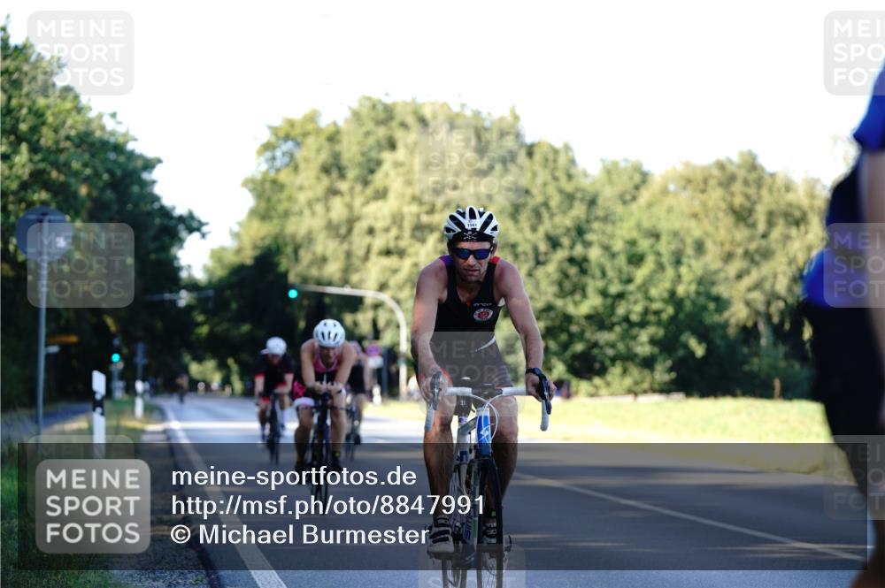07.09.2025 - 19. Norderstedt Triathlon Michael Burmester http://msf.ph/oto/8847991 07.09.2025 16:18:45 Radfahren 418, 886, 890, 931, 1092, 1528, 1561, 1601 meine-sportfotos.de