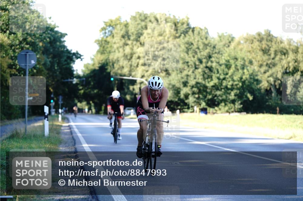 07.09.2025 - 19. Norderstedt Triathlon Michael Burmester http://msf.ph/oto/8847993 07.09.2025 16:18:45 Radfahren 418, 886, 890, 931, 1092, 1528, 1561, 1601 meine-sportfotos.de