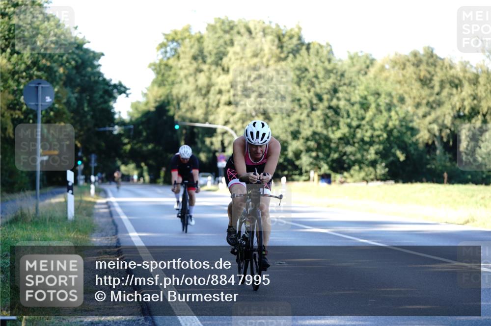 07.09.2025 - 19. Norderstedt Triathlon Michael Burmester http://msf.ph/oto/8847995 07.09.2025 16:18:46 Radfahren 886, 890, 931, 1528, 1561, 1601 meine-sportfotos.de