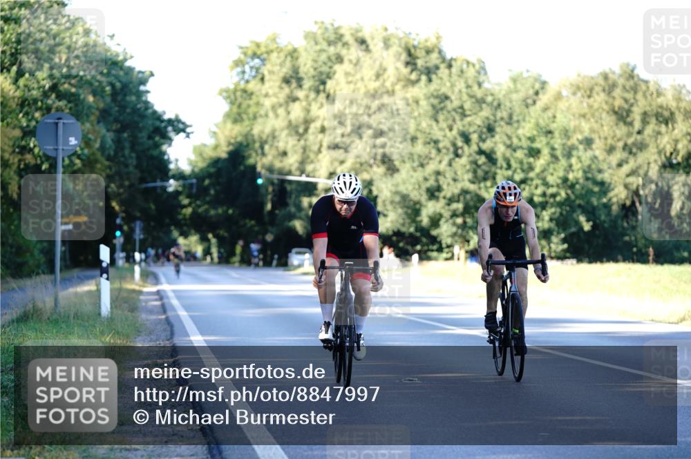 07.09.2025 - 19. Norderstedt Triathlon Michael Burmester http://msf.ph/oto/8847997 07.09.2025 16:18:47 Radfahren 886, 890, 931, 1528, 1561, 1601 meine-sportfotos.de