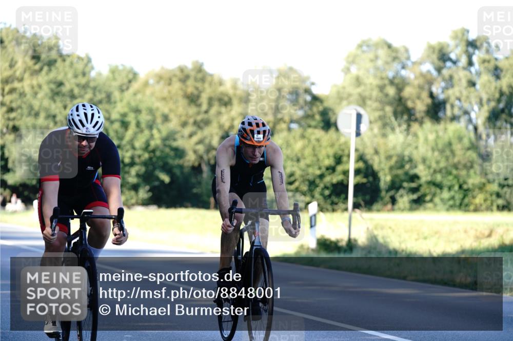 07.09.2025 - 19. Norderstedt Triathlon Michael Burmester http://msf.ph/oto/8848001 07.09.2025 16:18:48 Radfahren 931, 1528, 1561, 1601 meine-sportfotos.de