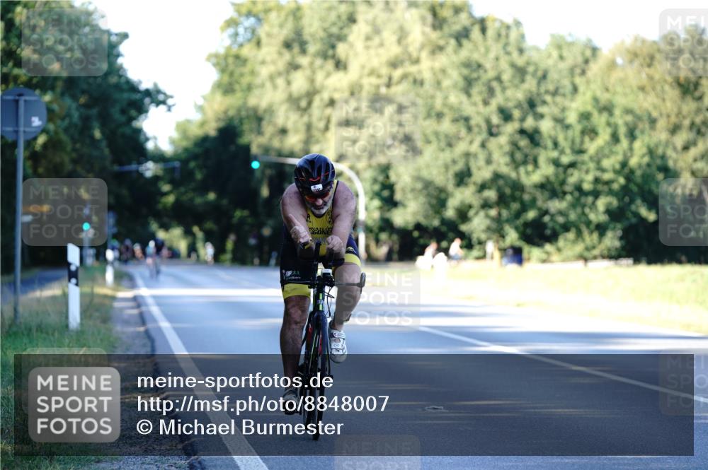 07.09.2025 - 19. Norderstedt Triathlon Michael Burmester http://msf.ph/oto/8848007 07.09.2025 16:18:57 Radfahren 1523 meine-sportfotos.de
