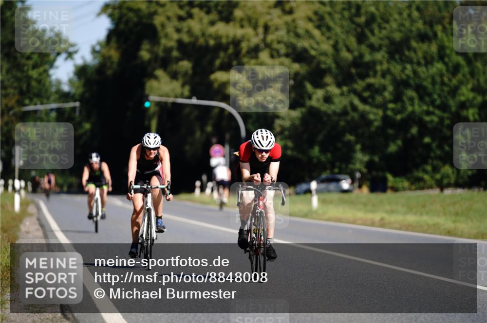 07.09.2025 - 19. Norderstedt Triathlon Michael Burmester http://msf.ph/oto/8848008 07.09.2025 11:33:31 Radfahren 1199, 1333 meine-sportfotos.de