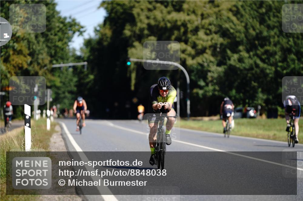 07.09.2025 - 19. Norderstedt Triathlon Michael Burmester http://msf.ph/oto/8848038 07.09.2025 11:33:52 Radfahren 1377 meine-sportfotos.de