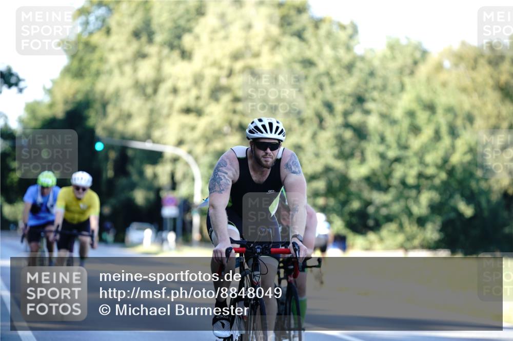 07.09.2025 - 19. Norderstedt Triathlon Michael Burmester http://msf.ph/oto/8848049 07.09.2025 16:19:18 Radfahren 871, 937, 1551 meine-sportfotos.de