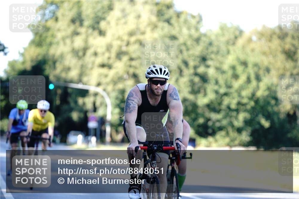 07.09.2025 - 19. Norderstedt Triathlon Michael Burmester http://msf.ph/oto/8848051 07.09.2025 16:19:18 Radfahren 871, 937, 1551 meine-sportfotos.de
