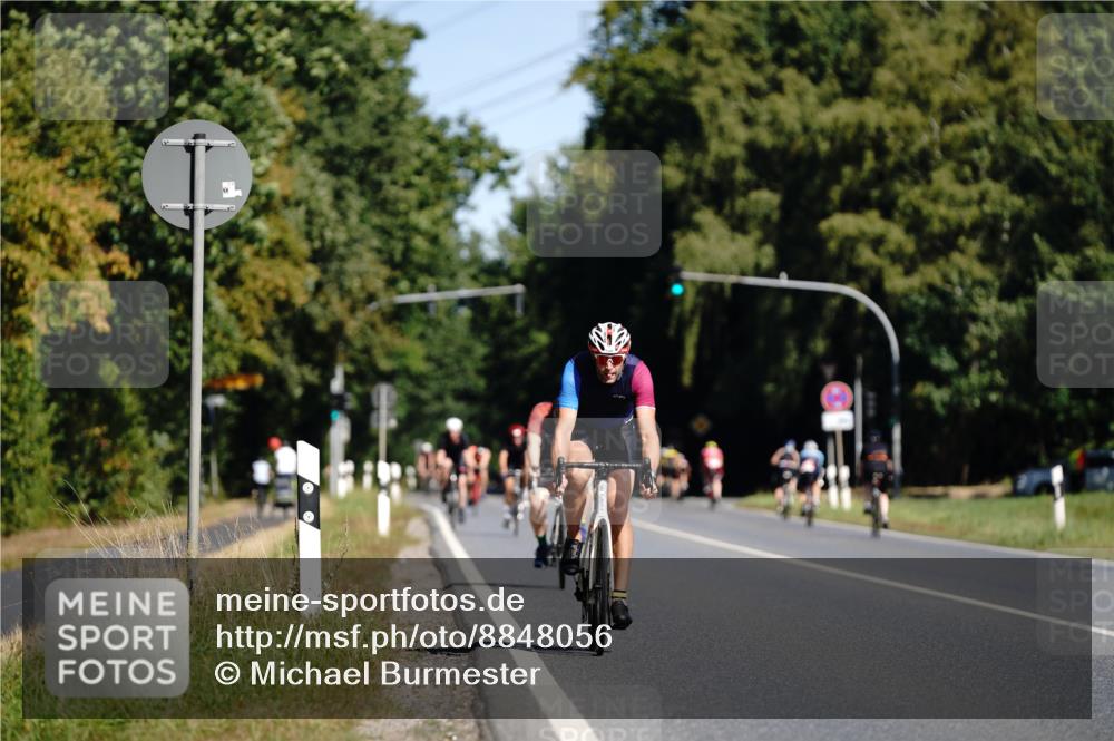 07.09.2025 - 19. Norderstedt Triathlon Michael Burmester http://msf.ph/oto/8848056 07.09.2025 11:34:13 Radfahren 1306 meine-sportfotos.de