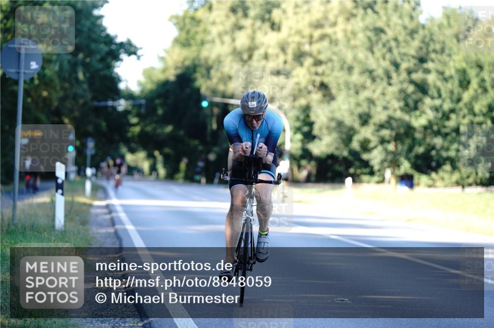 07.09.2025 - 19. Norderstedt Triathlon Michael Burmester http://msf.ph/oto/8848059 07.09.2025 16:19:23 Radfahren 937, 1446, 1551, 1628 meine-sportfotos.de