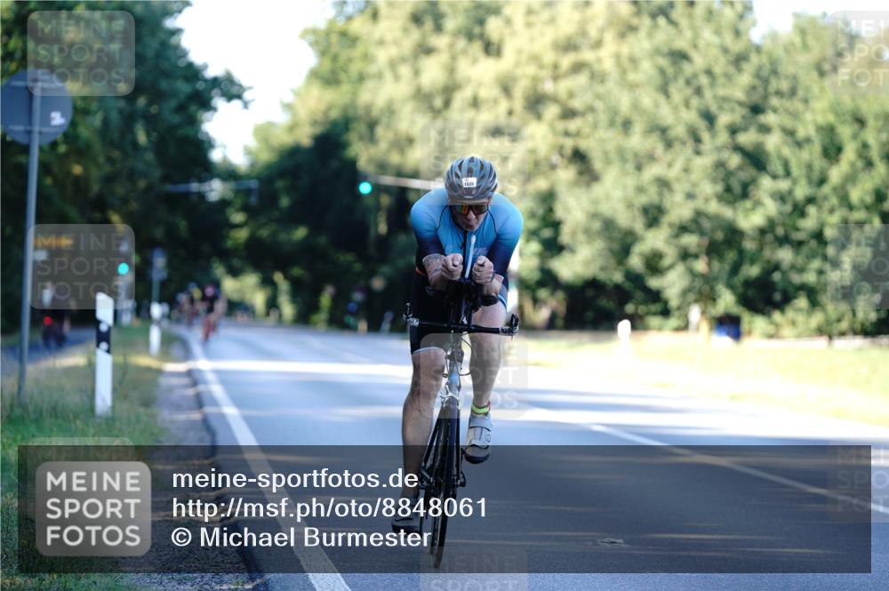 07.09.2025 - 19. Norderstedt Triathlon Michael Burmester http://msf.ph/oto/8848061 07.09.2025 16:19:23 Radfahren 937, 1446, 1551, 1628 meine-sportfotos.de