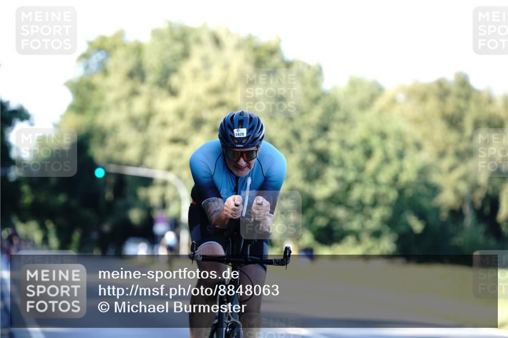 07.09.2025 - 19. Norderstedt Triathlon Michael Burmester http://msf.ph/oto/8848063 07.09.2025 16:19:23 Radfahren 937, 1446, 1551, 1628 meine-sportfotos.de