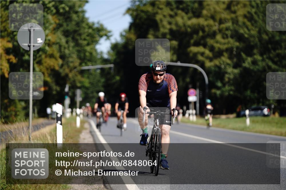 07.09.2025 - 19. Norderstedt Triathlon Michael Burmester http://msf.ph/oto/8848064 07.09.2025 11:34:17 Radfahren 190, 1306 meine-sportfotos.de