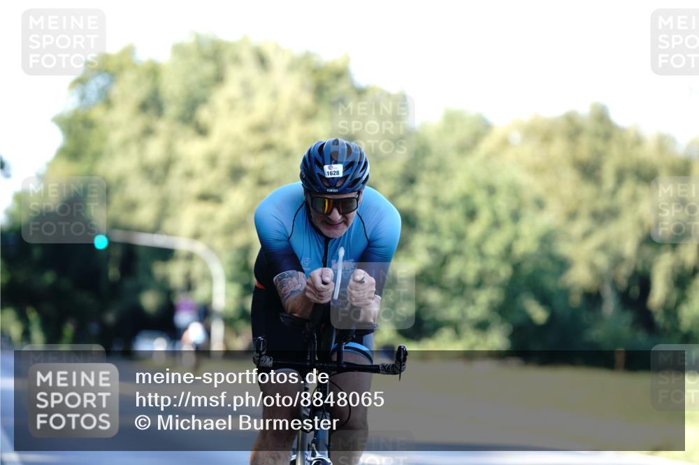 07.09.2025 - 19. Norderstedt Triathlon Michael Burmester http://msf.ph/oto/8848065 07.09.2025 16:19:23 Radfahren 937, 1446, 1551, 1628 meine-sportfotos.de