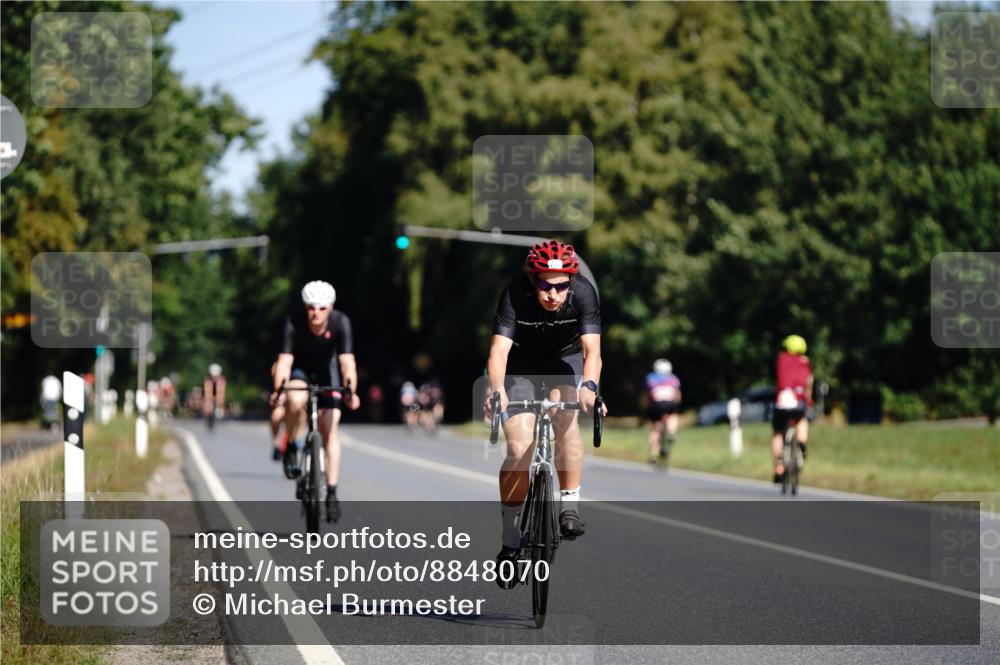 07.09.2025 - 19. Norderstedt Triathlon Michael Burmester http://msf.ph/oto/8848070 07.09.2025 11:34:21 Radfahren 190, 1184, 1357 meine-sportfotos.de
