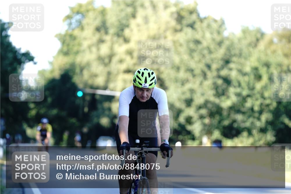 07.09.2025 - 19. Norderstedt Triathlon Michael Burmester http://msf.ph/oto/8848075 07.09.2025 16:19:36 Radfahren 432, 1083, 1559 meine-sportfotos.de
