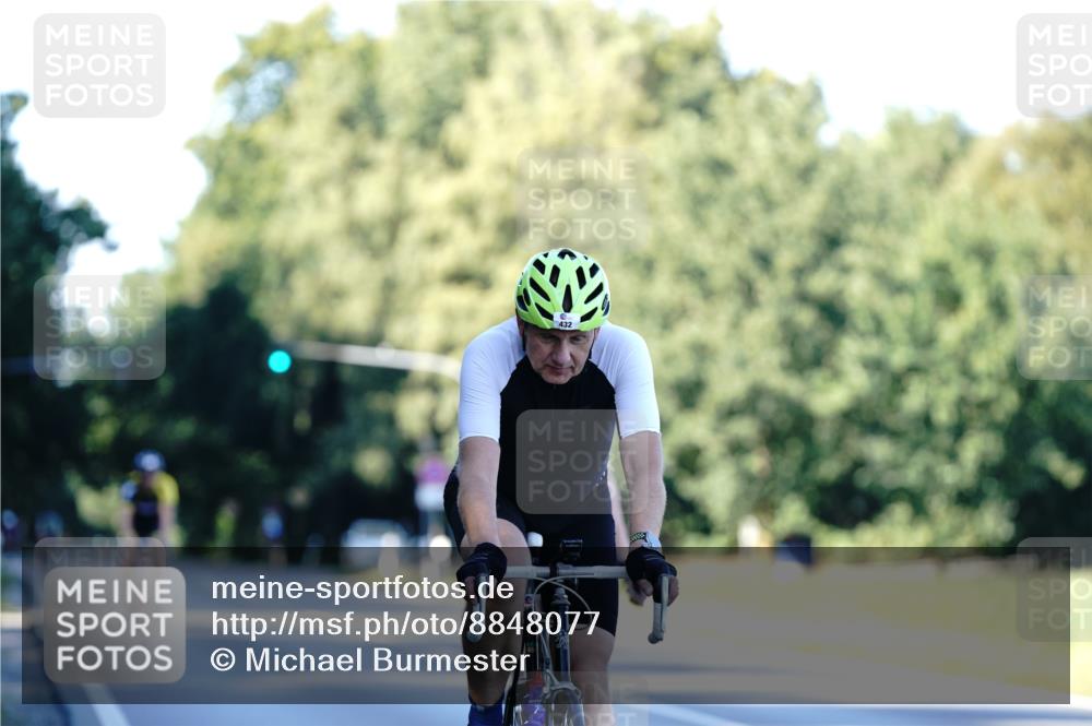 07.09.2025 - 19. Norderstedt Triathlon Michael Burmester http://msf.ph/oto/8848077 07.09.2025 16:19:36 Radfahren 432, 1083, 1559 meine-sportfotos.de