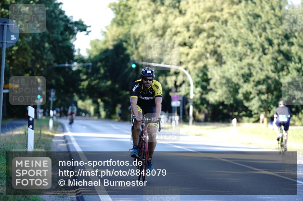 07.09.2025 - 19. Norderstedt Triathlon Michael Burmester http://msf.ph/oto/8848079 07.09.2025 16:19:39 Radfahren 432, 935, 1556, 1559 meine-sportfotos.de