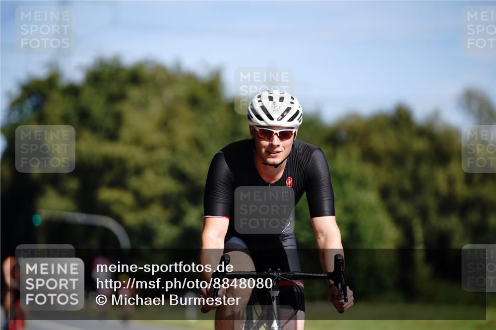 07.09.2025 - 19. Norderstedt Triathlon Michael Burmester http://msf.ph/oto/8848080 07.09.2025 11:34:24 Radfahren 833, 1184, 1357 meine-sportfotos.de