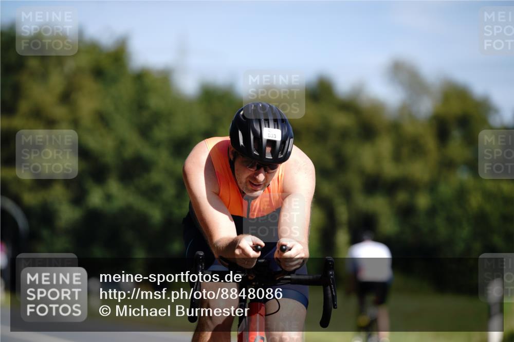 07.09.2025 - 19. Norderstedt Triathlon Michael Burmester http://msf.ph/oto/8848086 07.09.2025 11:34:27 Radfahren 833, 1357 meine-sportfotos.de