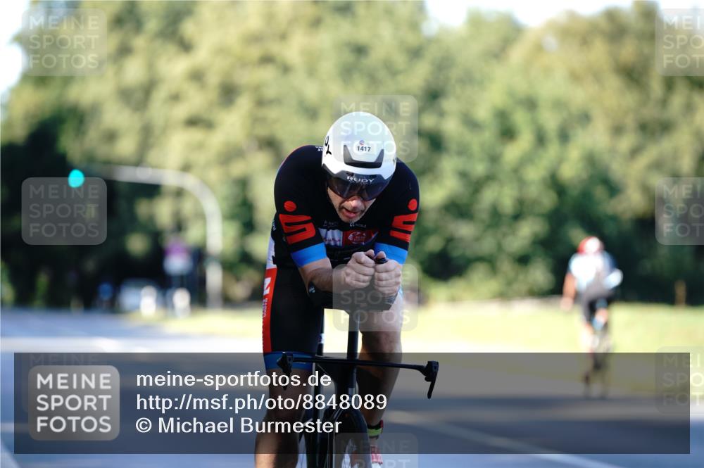07.09.2025 - 19. Norderstedt Triathlon Michael Burmester http://msf.ph/oto/8848089 07.09.2025 16:19:53 Radfahren 945, 1417 meine-sportfotos.de