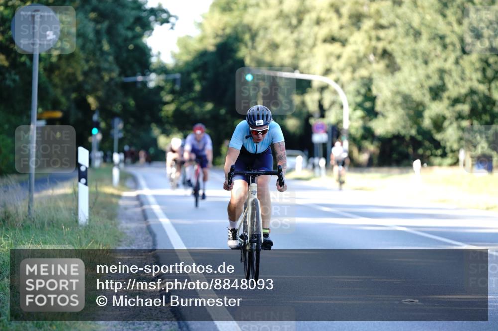 07.09.2025 - 19. Norderstedt Triathlon Michael Burmester http://msf.ph/oto/8848093 07.09.2025 16:19:59 Radfahren 1607 meine-sportfotos.de