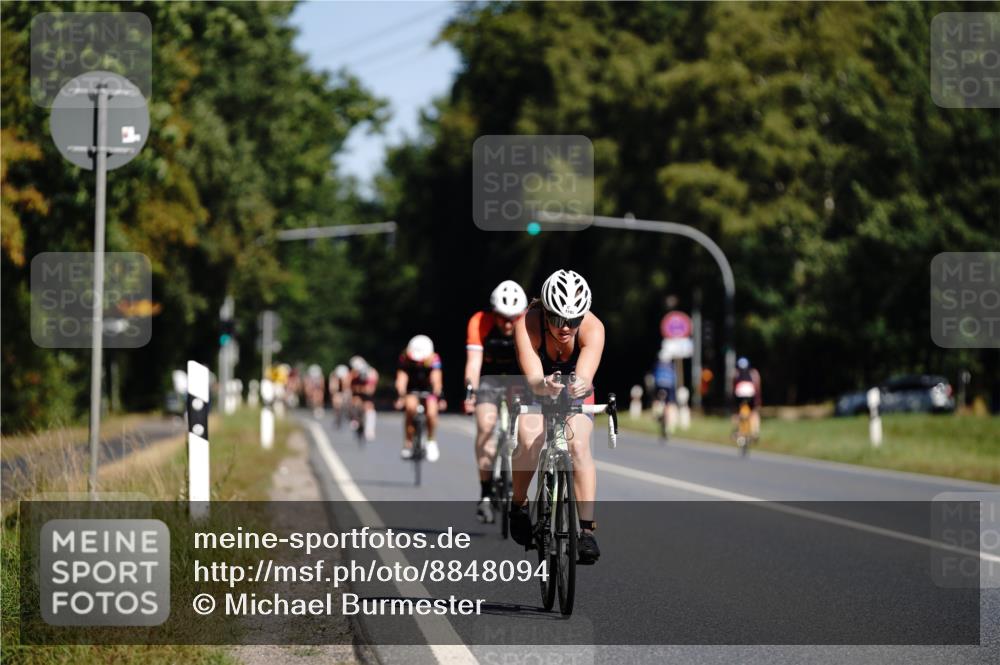 07.09.2025 - 19. Norderstedt Triathlon Michael Burmester http://msf.ph/oto/8848094 07.09.2025 11:34:42 Radfahren 736, 1193 meine-sportfotos.de