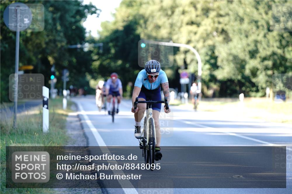 07.09.2025 - 19. Norderstedt Triathlon Michael Burmester http://msf.ph/oto/8848095 07.09.2025 16:19:59 Radfahren 1607 meine-sportfotos.de