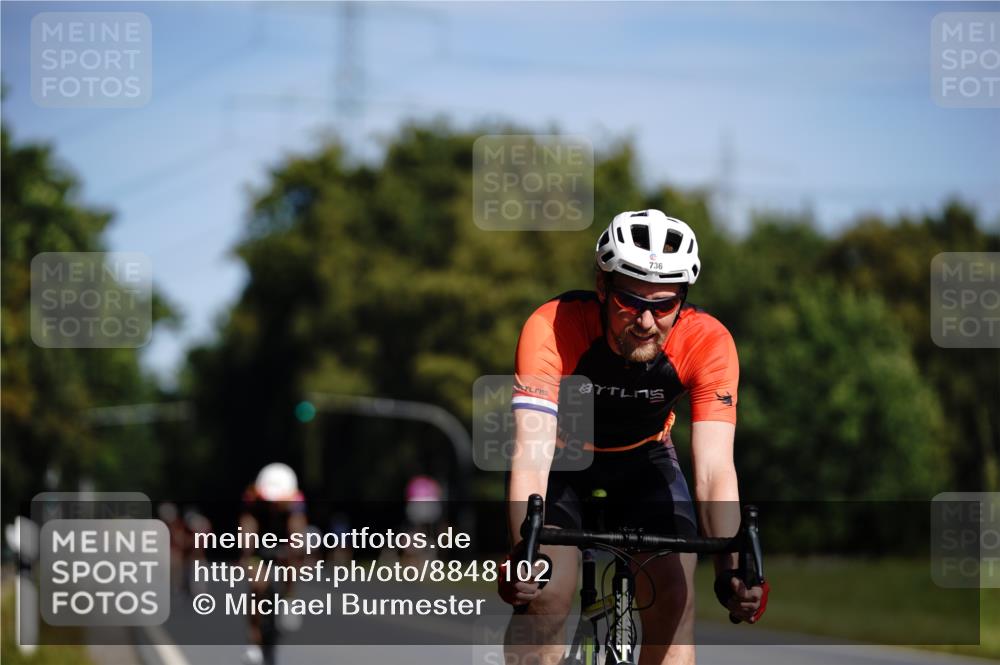 07.09.2025 - 19. Norderstedt Triathlon Michael Burmester http://msf.ph/oto/8848102 07.09.2025 11:34:45 Radfahren 736, 822, 1193 meine-sportfotos.de