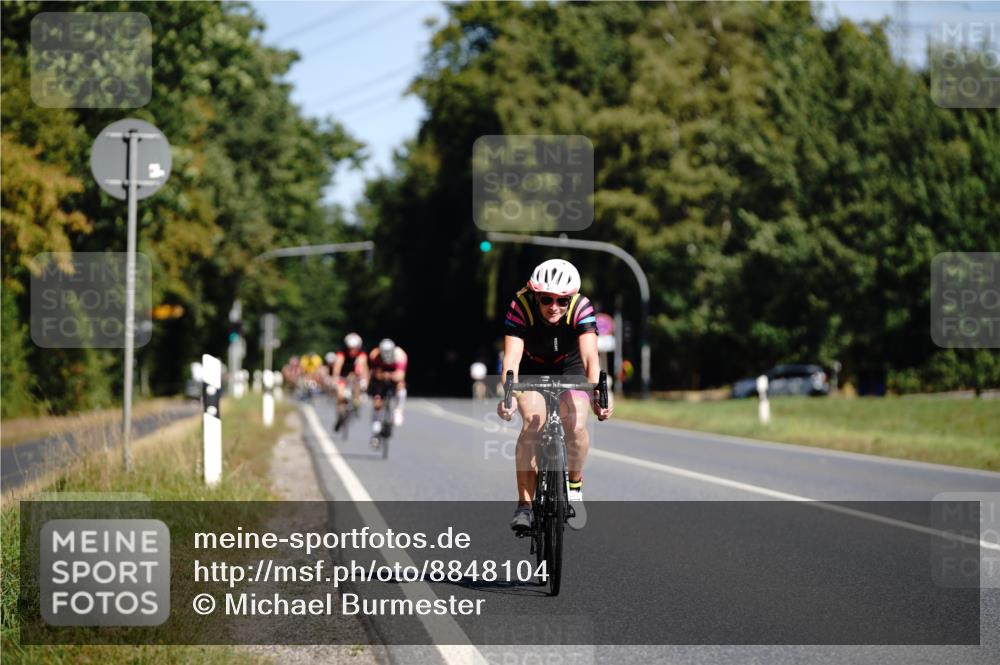 07.09.2025 - 19. Norderstedt Triathlon Michael Burmester http://msf.ph/oto/8848104 07.09.2025 11:34:46 Radfahren 736, 822, 1193 meine-sportfotos.de