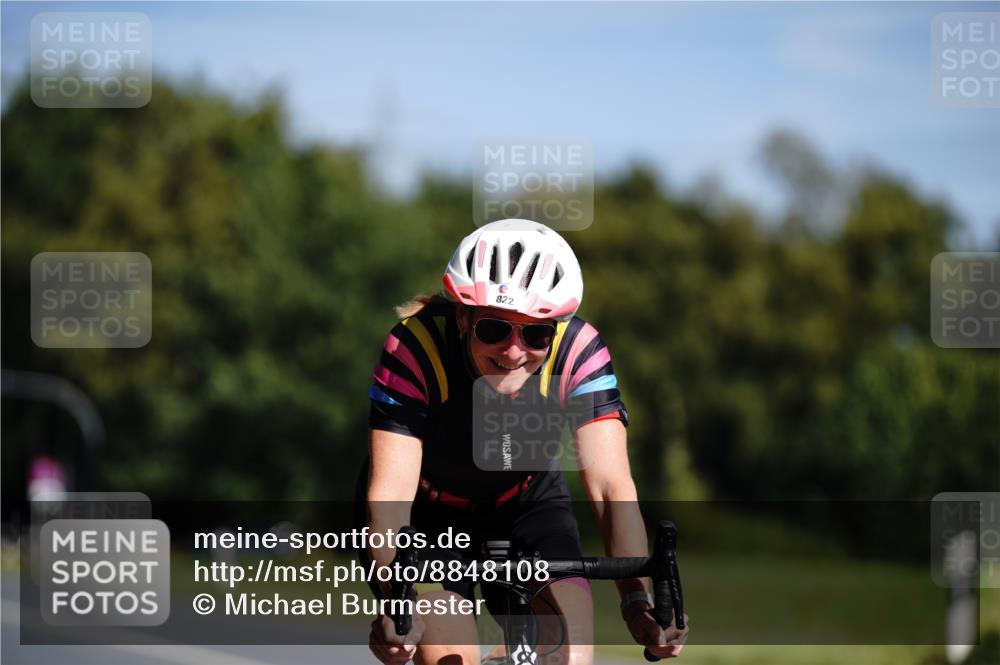07.09.2025 - 19. Norderstedt Triathlon Michael Burmester http://msf.ph/oto/8848108 07.09.2025 11:34:47 Radfahren 736, 822 meine-sportfotos.de