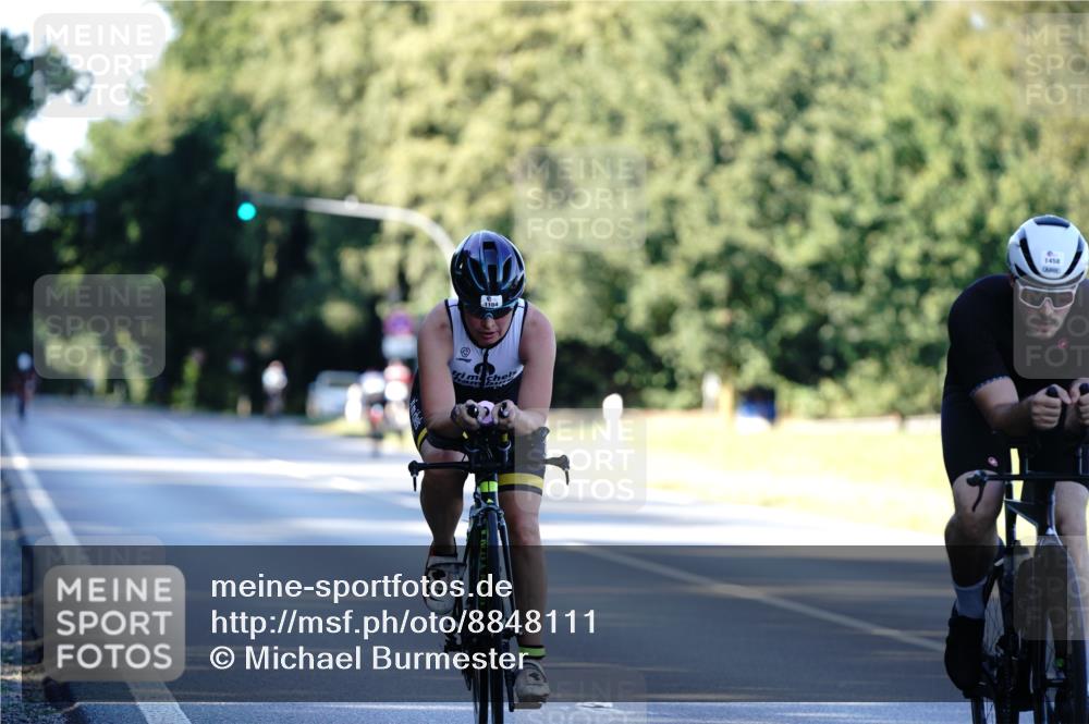 07.09.2025 - 19. Norderstedt Triathlon Michael Burmester http://msf.ph/oto/8848111 07.09.2025 16:20:06 Radfahren 936, 1104, 1458 meine-sportfotos.de
