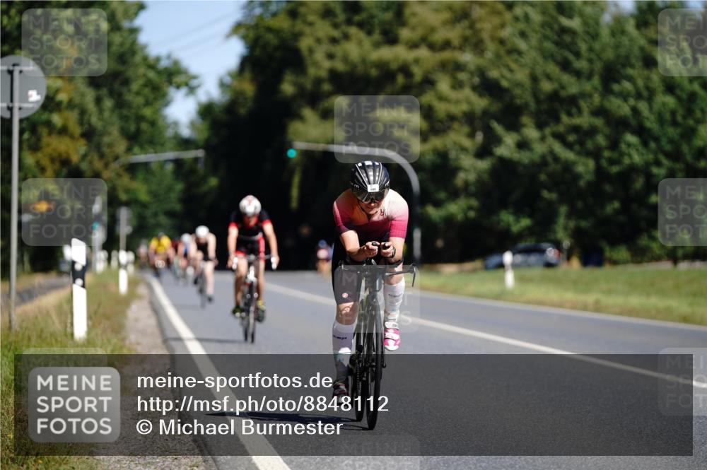 07.09.2025 - 19. Norderstedt Triathlon Michael Burmester http://msf.ph/oto/8848112 07.09.2025 11:34:50 Radfahren 199, 822, 1207 meine-sportfotos.de